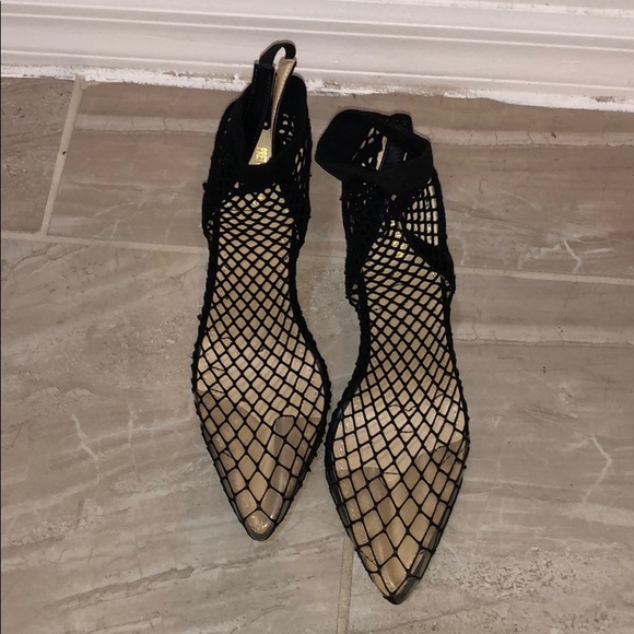 Fish net high heels - Picture 2 of 3